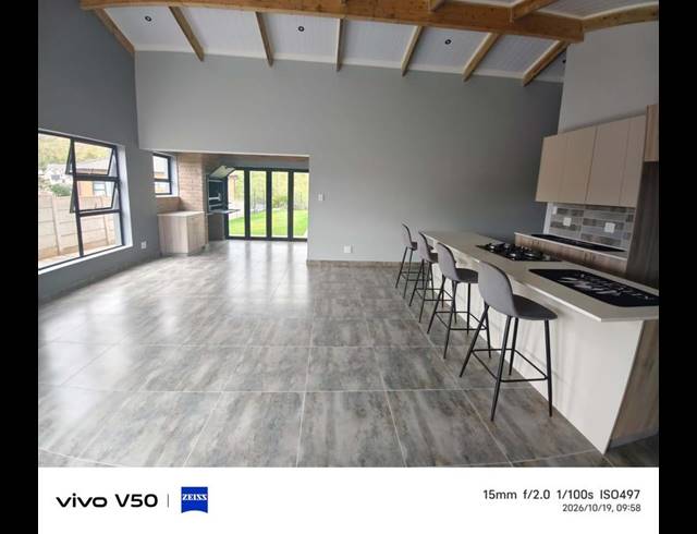 3 BEDROOM TOWNHOUSE FOR SALE IN ISLAND VIEW
